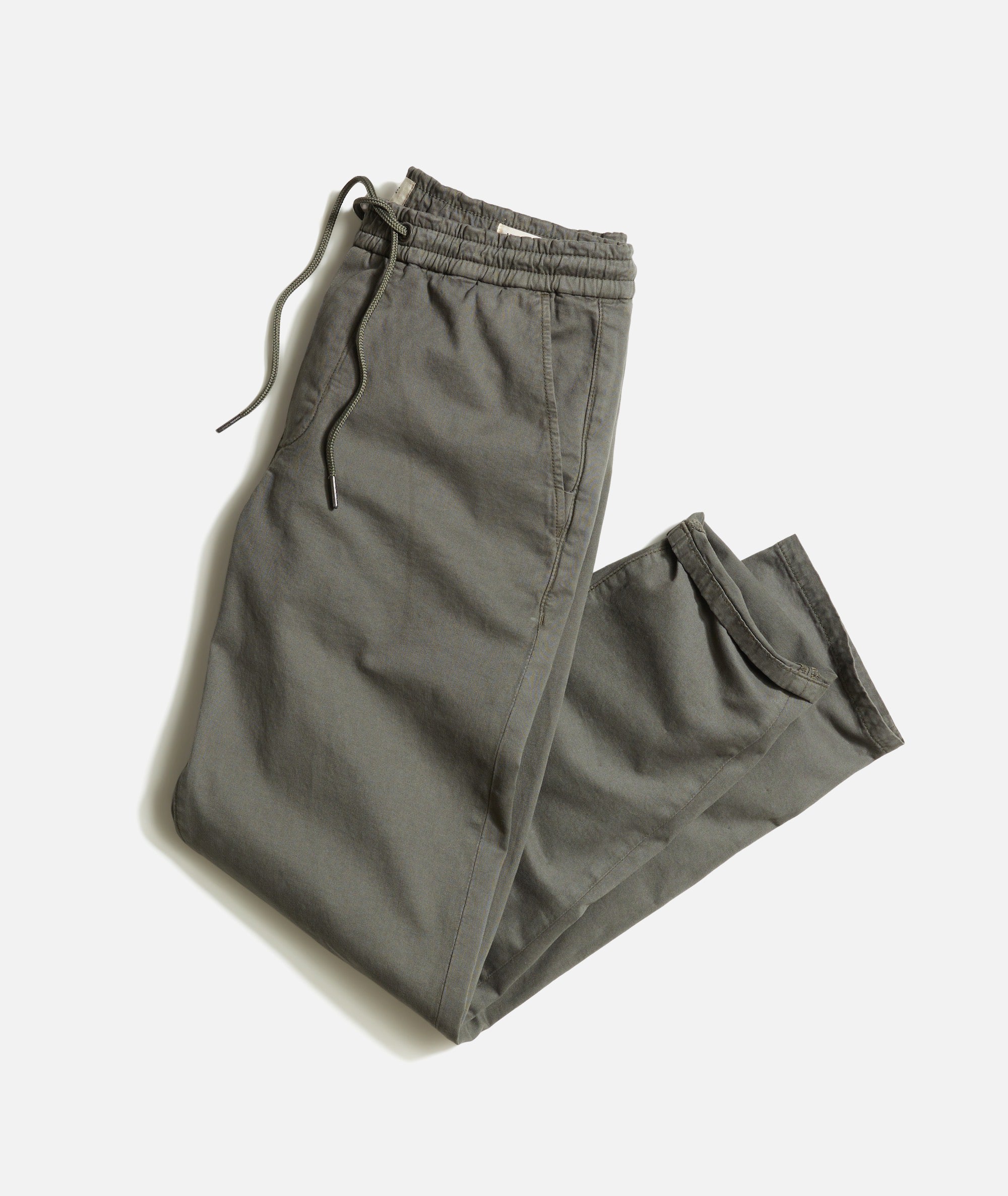 F1_M_Saturday_Pant_Athletic_Fit_True_Olive_3240105112210-Final-Web
