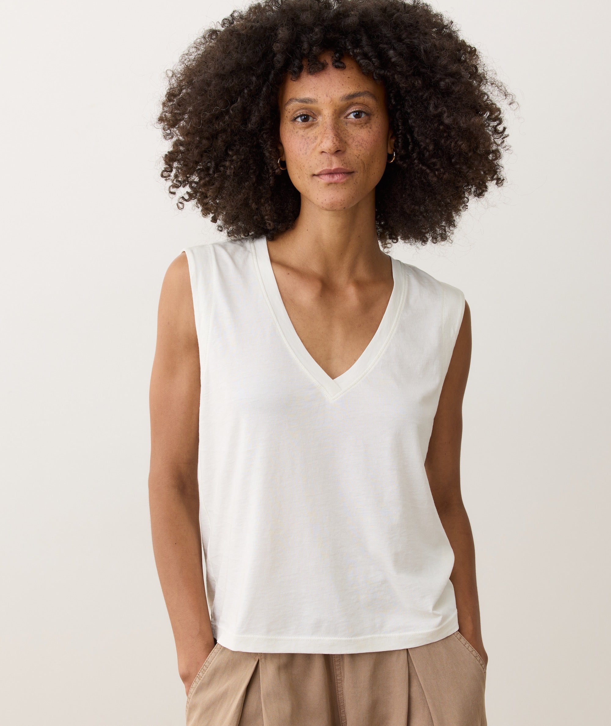 F1_W_19204_Pima_Tissue_V_Neck_Tee_White-34427-Final-Web