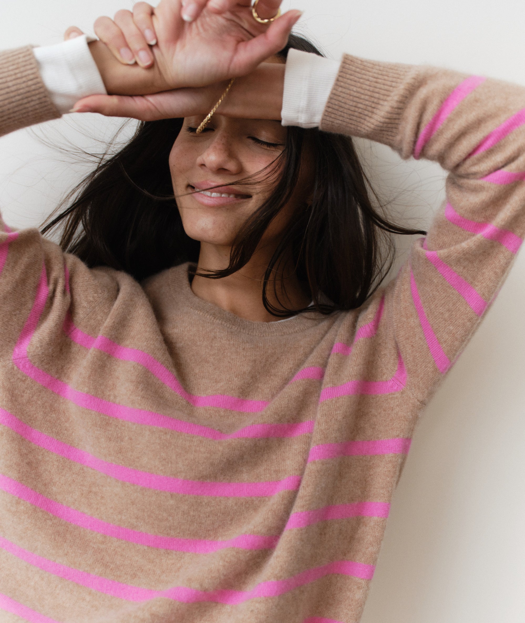 H1_W_Harper_Cashmere_Crewneck_Camel_Pink_Stripe.-1192-Final-Web