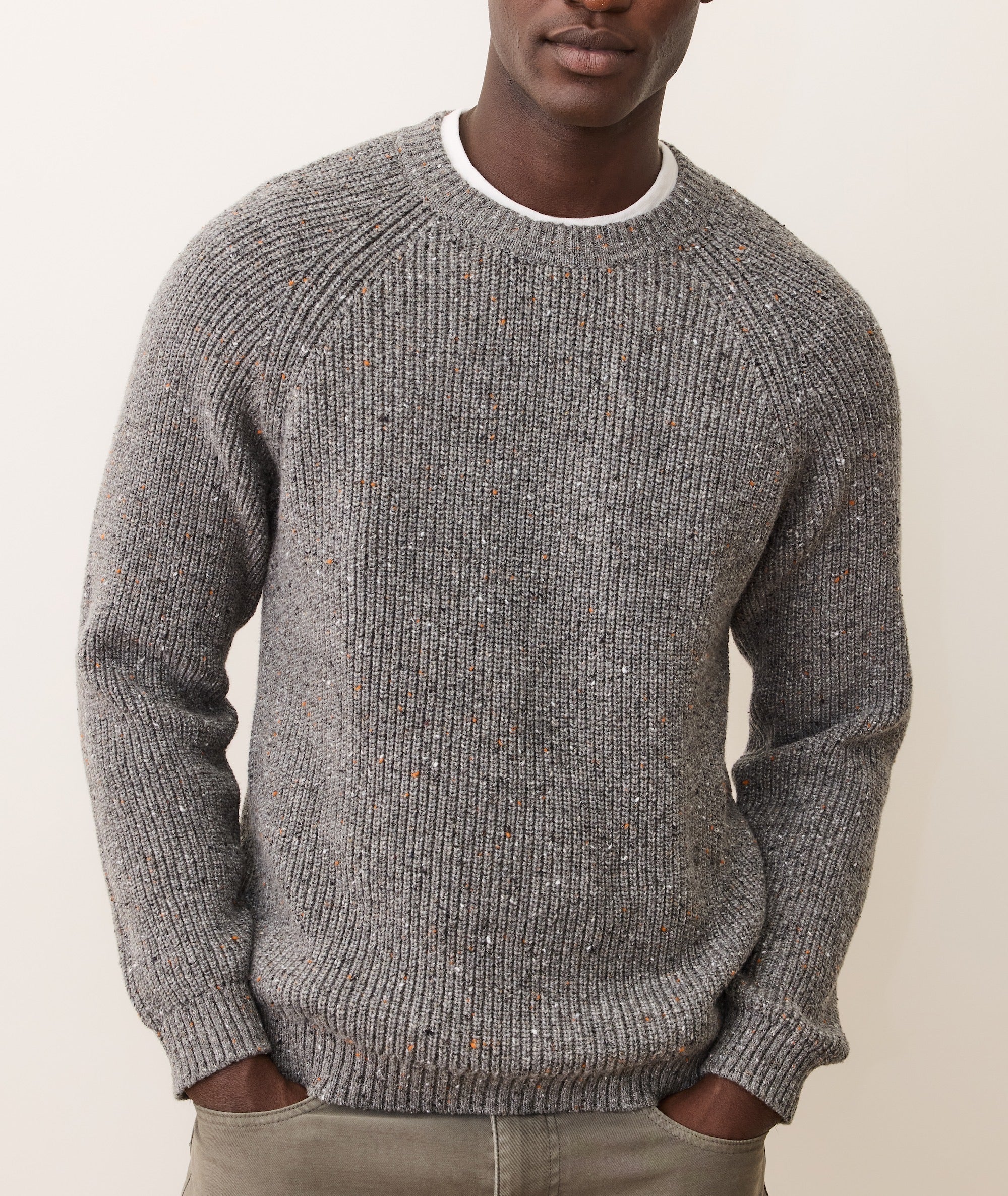 H2_M_Inverness_Crew_Sweater_Mid_Grey_Neps_15436-Final-Crop-Web