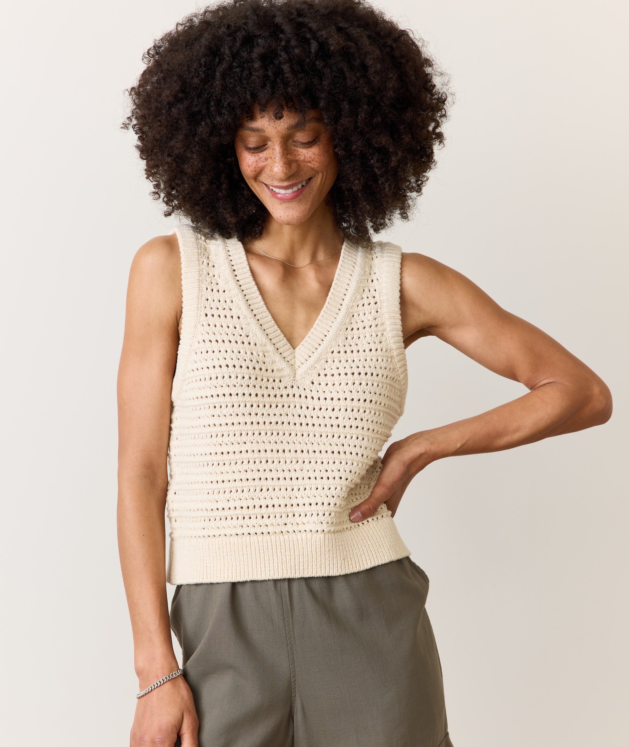 S1_W_18775_Montecito_Sweater_Vest_Cream_19397-Final-Web